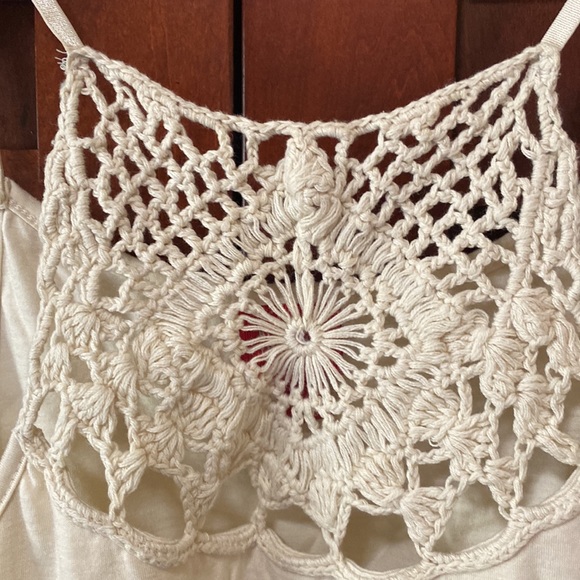 Mossimo Cream tank with built in bra - Picture 2 of 5